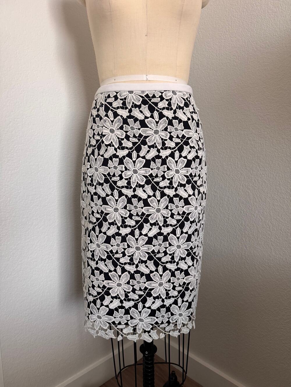 Karl Lagerfeld | NWT Black White Floral Lace Overlay Pencil Skirt Size 14